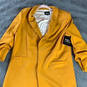 Mustard Blazer NWT Ruched skeeve
